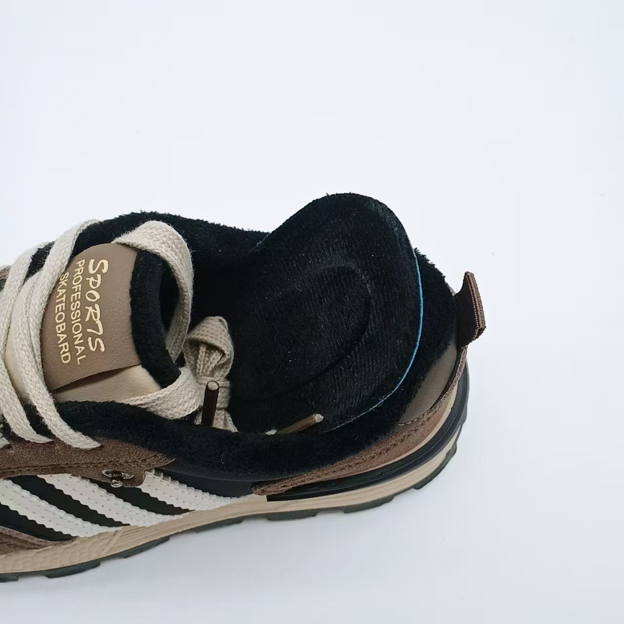 2025 invierno nuevo estilo de moda de algodón cuatro estaciones de piel de terciopelo cómodas zapatos de mujer Agan zapatos deportivos de mujer