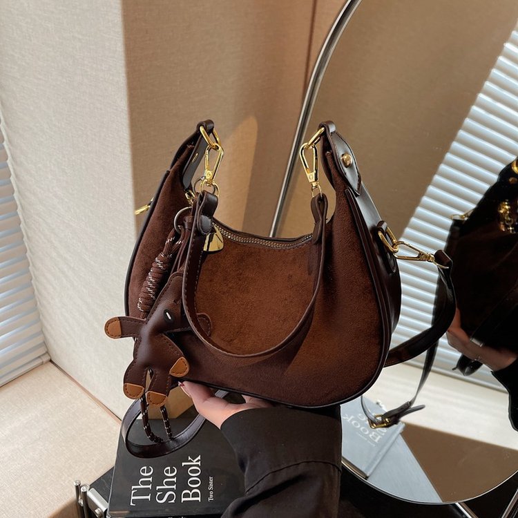 Cross-Border Foreign Trade Hot-Selling 2025 Fashion Retro Portable Crossbody Bag Casual and Stylish Commuter Shoulder Armpit Bag