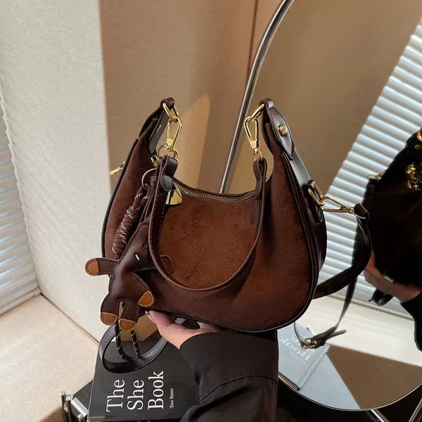 Cross-Border Foreign Trade Hot-Selling 2025 Fashion Retro Portable Crossbody Bag Casual and Stylish Commuter Shoulder Armpit Bag