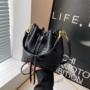 Demi-season woven shoulder bag, one-shoulder bag, small design bag strap, drawstring, french style
