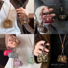 皮革豹纹包包吊坠项链零钱耳机眼镜收纳挂脖毛衣链小众高级感饰品