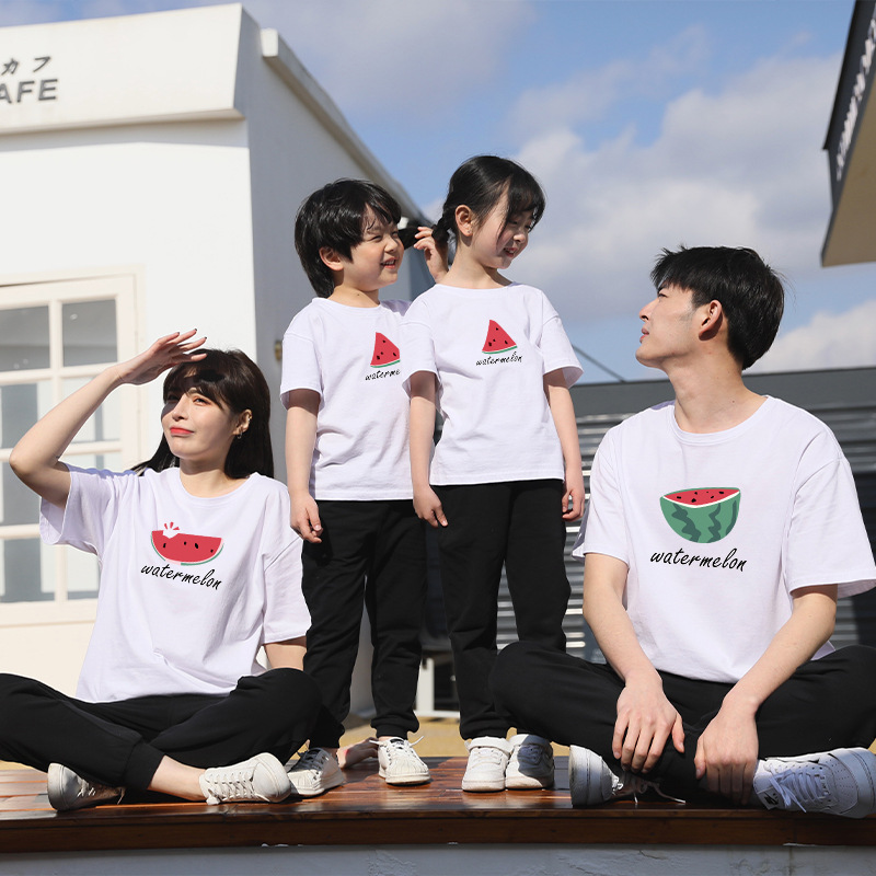 Korean-style parent-child outfits: Crawling suits for family of three, oversized cotton short-sleeve T-shirts perfect for parents and kids—family-themed watermelon designs available for direct shipping to mothers and daughters.