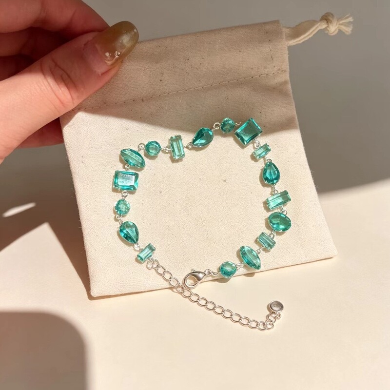 Mint green zircon bracelet for women, unique design, cool and elegant, versatile, a perfect gift for a girlfriend Mint green zircon bracelet for women, unique design, cool and elegant, versatile, a perfect gift for a girlfriend