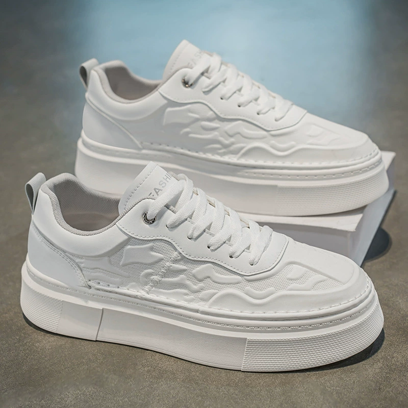 Мужская обувь 2025 новая весна повседневная кожаная лапша маленькая белая обувь мужская легкая спортивная обувь на толстой подошве на открытом воздухе приливная обувь