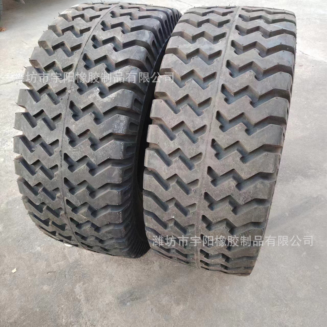15.5/65-18 拖车轮胎 宽胎面 适用于沙地路面无内胎