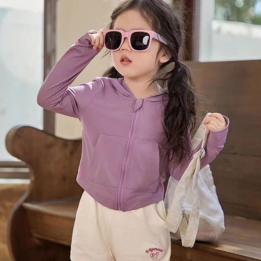 Verano nuevo bebé ropa de protección solar niñas delgada transpirable ultravioleta delgada chaqueta de protección solar de hielo encapuchado