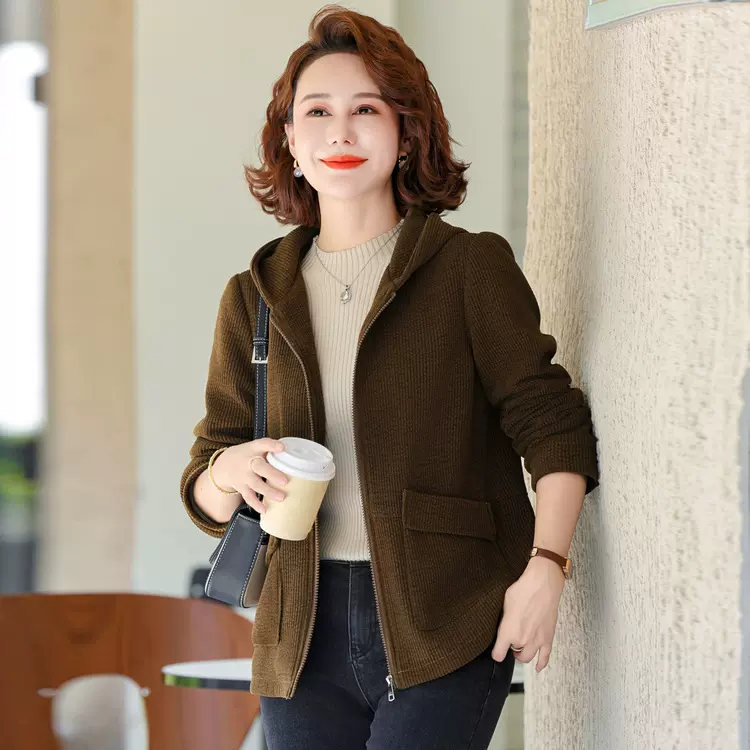 中老年人女春秋季连帽夹克时尚上衣2025新款洋气妈妈秋装短款外套