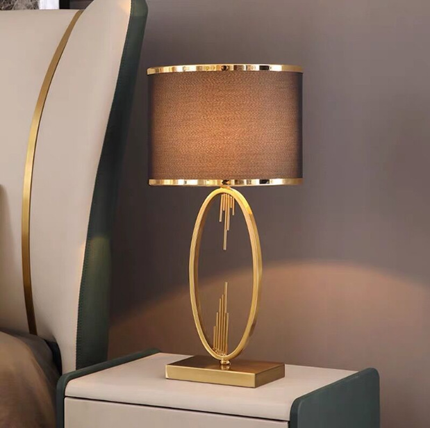 Light Luxury Modern American-Style Table Lamp, Simple Modern Model Home Living Room Decoration, Bedside Lamp for Bedroom, European-Style Ins Light Luxury Modern American-Style Table Lamp, Simple Modern Model Home Living Room Decoration, Bedside Lamp for Bedroom, European-Style Ins