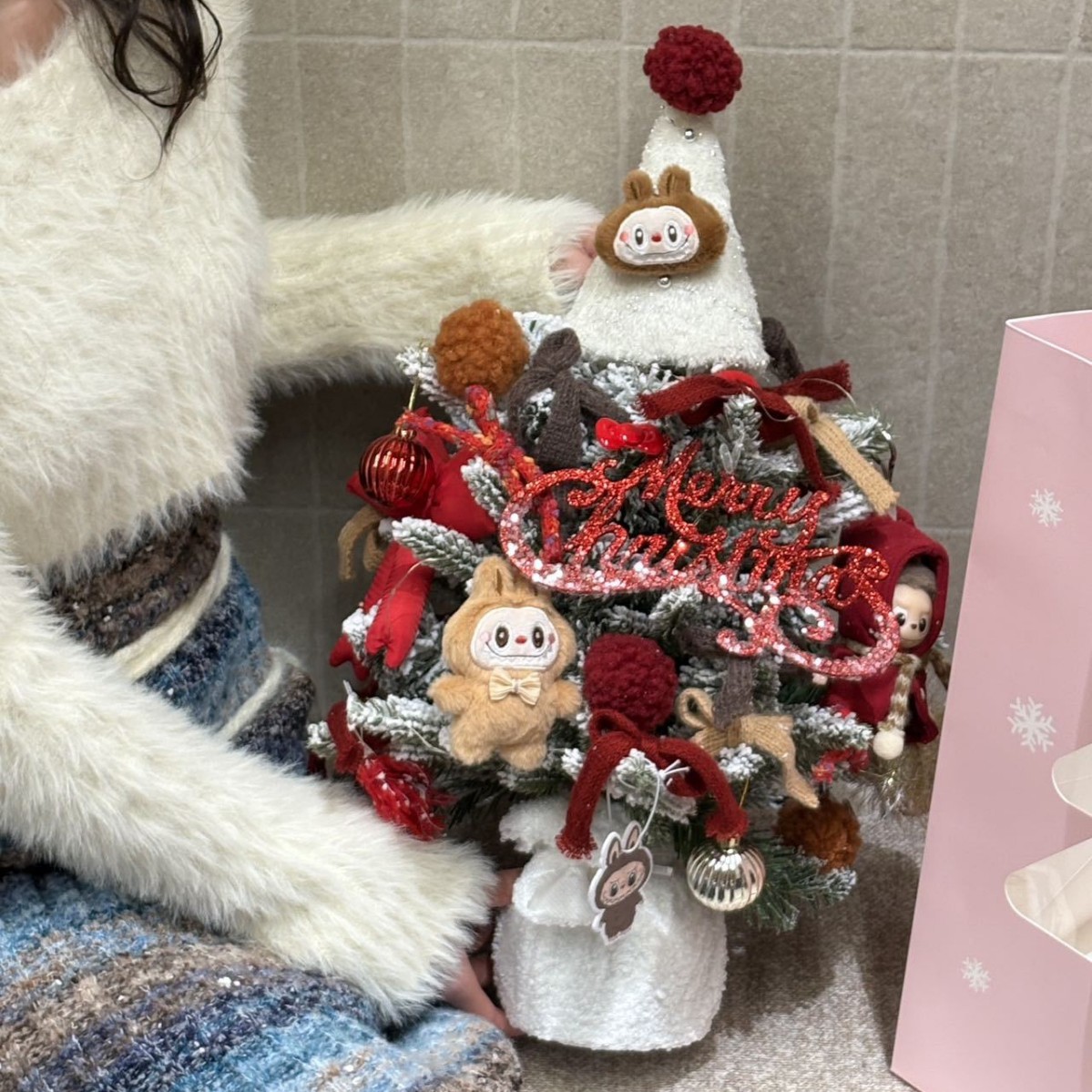 완성된 선물 상자 스타일의 작은 천 오르골 크리스마스 트리(완성된 전체 높이 약 50cm)