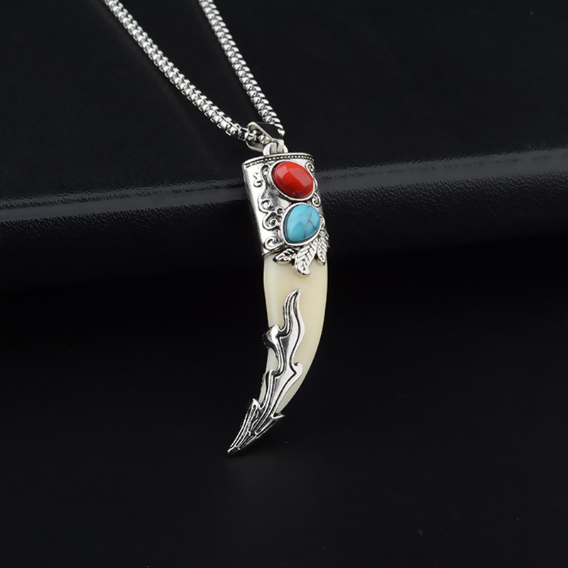 Dongdie Atmospheric Resin Imitation Wolf Tooth Necklace for Men, Personalized Dog Tooth Stainless Steel Chain with Leather Cord, Yiwu Accessories Wholesale