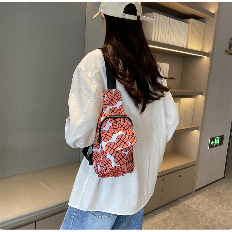 Women's Medium Nylon Ball Streetwear Square Zipper Fanny Pack display picture 3