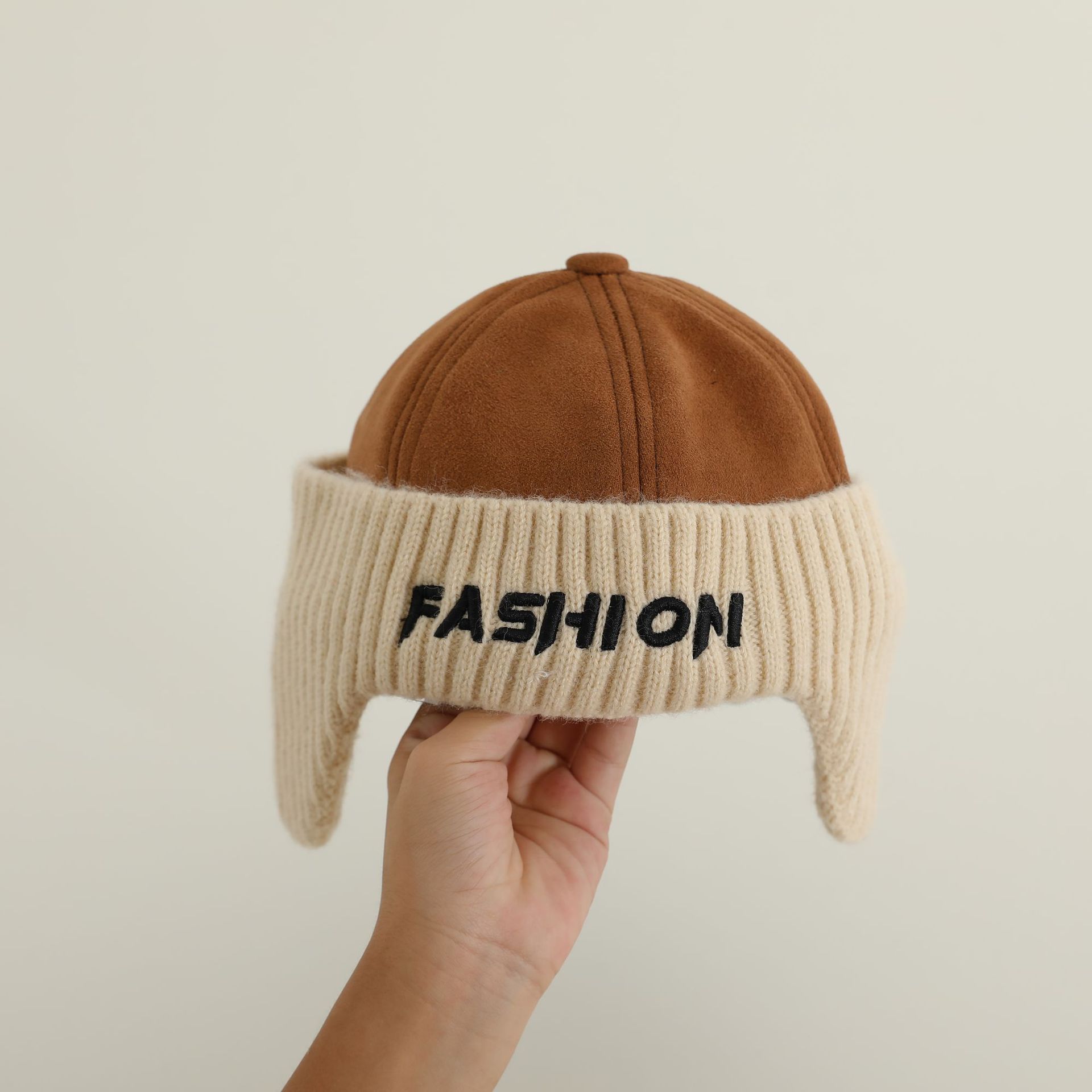 Sombreros infantiles otoño-invierno letras bordadas orejas sombreros para bebés de otoño lindo super lindo sombrero de punto extranjero