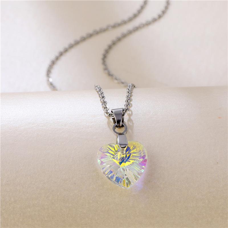 Fashion Crystal Heart-shape Titanium Steel Necklace Wholesale display picture 4