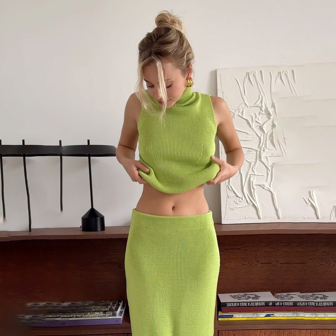 Conjunto de top de malha e saia de cintura alta estilo francês_voghion.com