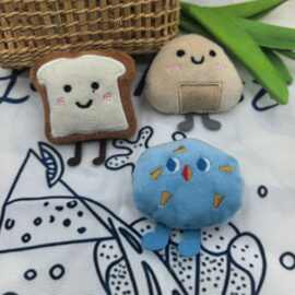可爱卡通吐司饭团饼干ins填充棉diy少女心毛绒挂件玩偶胸针包饰品