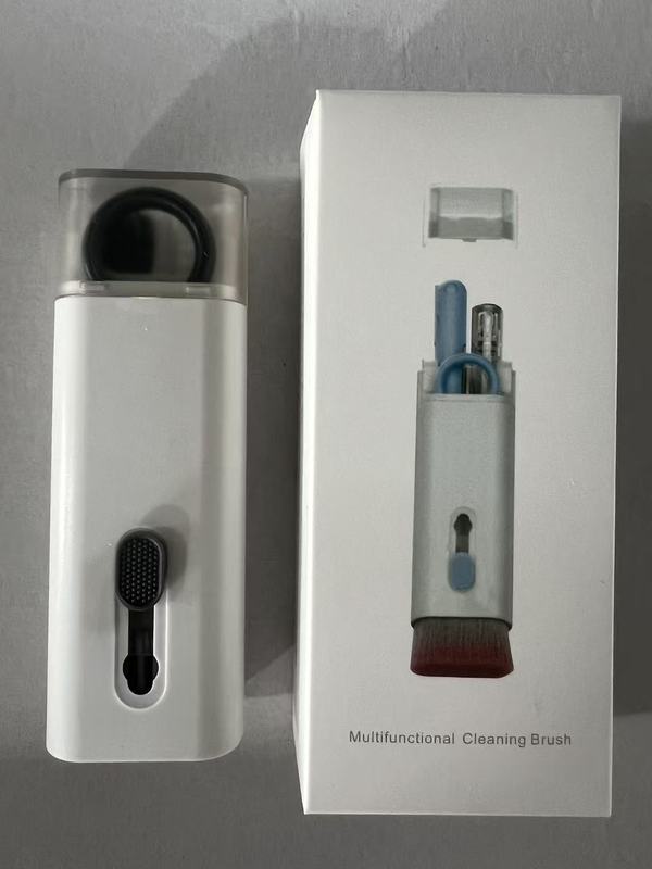 クロスボーダーのイヤホンは携帯電話のスクリーンをきれいにします。|undefined