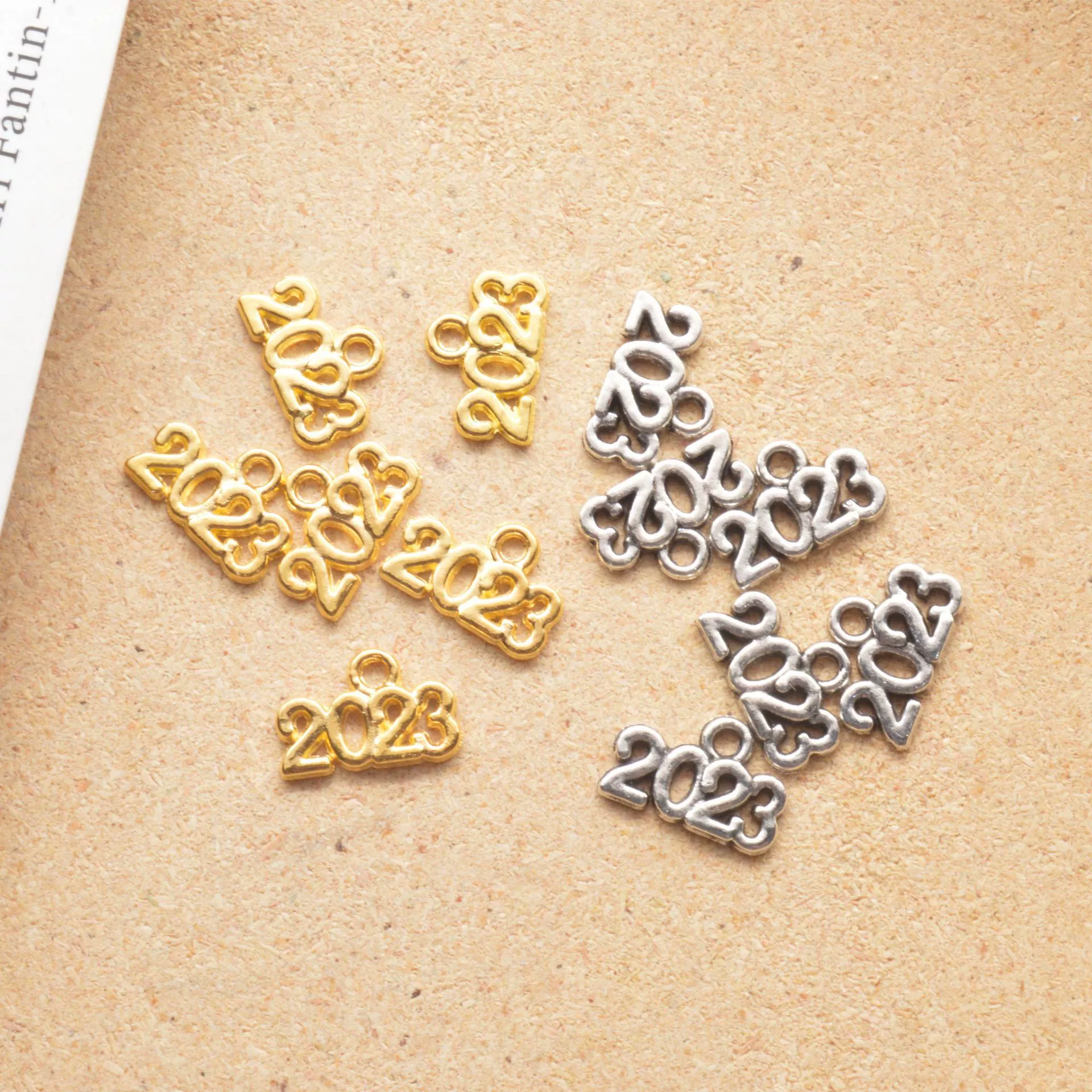 Ювелирные изделия из сплава 2023 цифровой год Сувенир Кулон ожерелье кулон аксессуары для волос браслет DIY Аксессуары