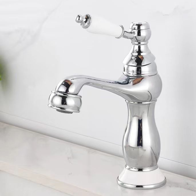 Retro europeo de cobre un solo mango lavabo lavabo grifo lavabo oro francés lavabo grifo frío y caliente
