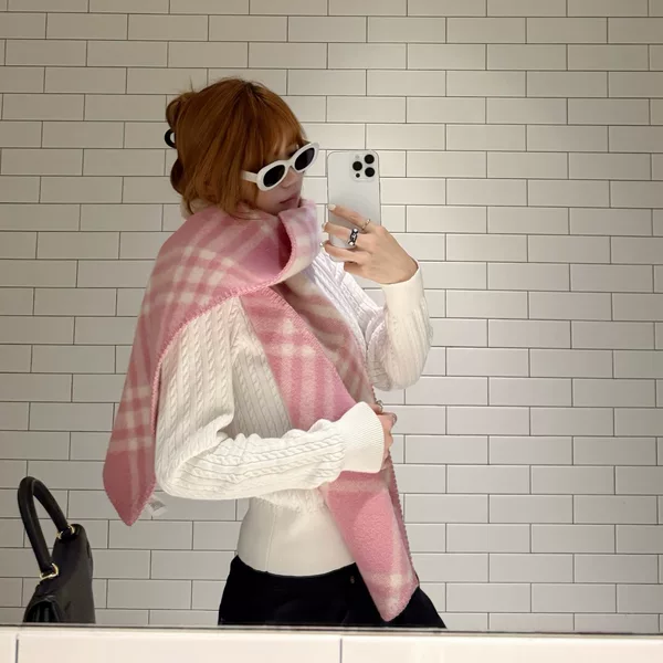 Son Ye-Jin's Classic Plaid Scarf for Women, Winter Black Korean Version, Warm Shawl, Versatile Neck Warmer for Ladies