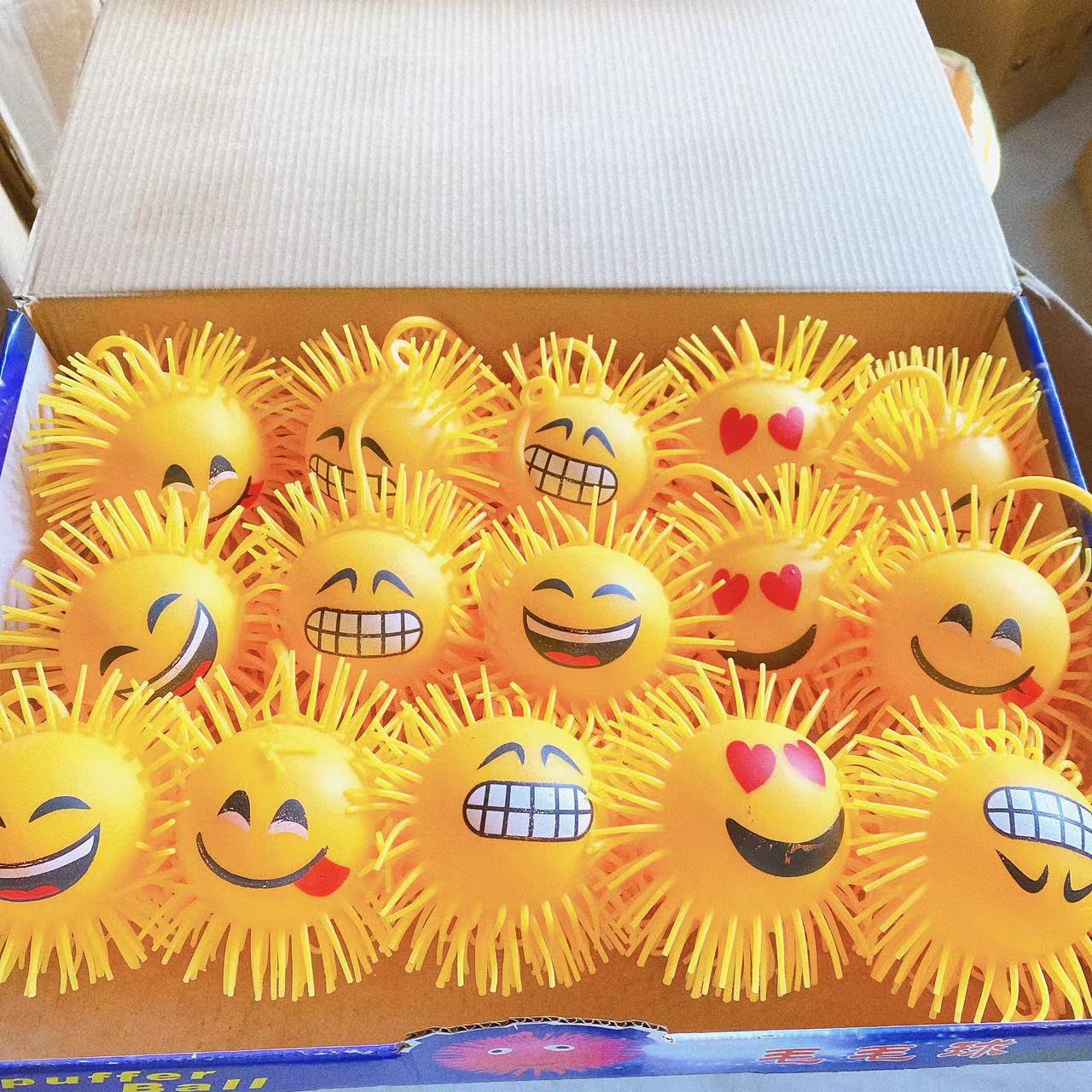 Juguete de dibujos animados expresión luminosa bola piel Smiley cara ventilación descompresión pellizco juguete la música de los niños dos Yuan tienda