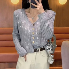 2025早春の新型ファッション気質はやせて薄いセーターの女性の小さい背の短いスパンコールvネックのニットカーディガンです。