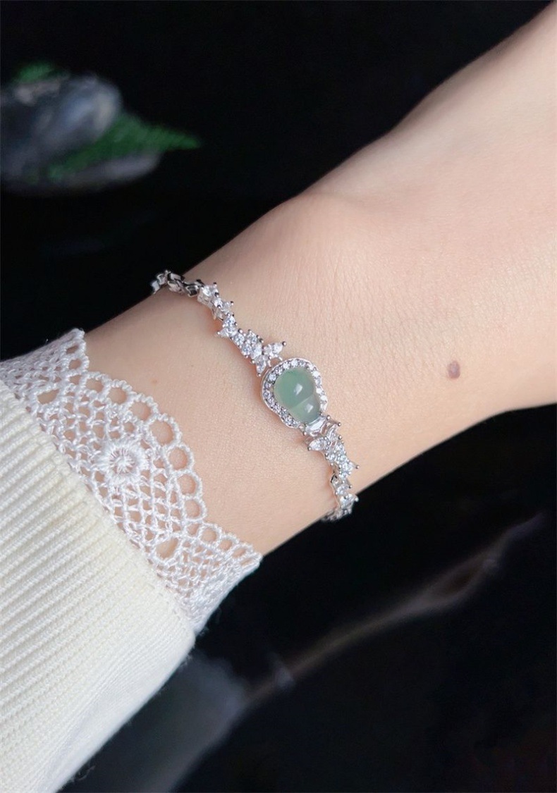 Vòng tay đá ngọc bích tự nhiên A hàng băng chủng mặt trứng cắt S925 bạc xi mạ vàng họa tiết hồ lô chi tiết 34