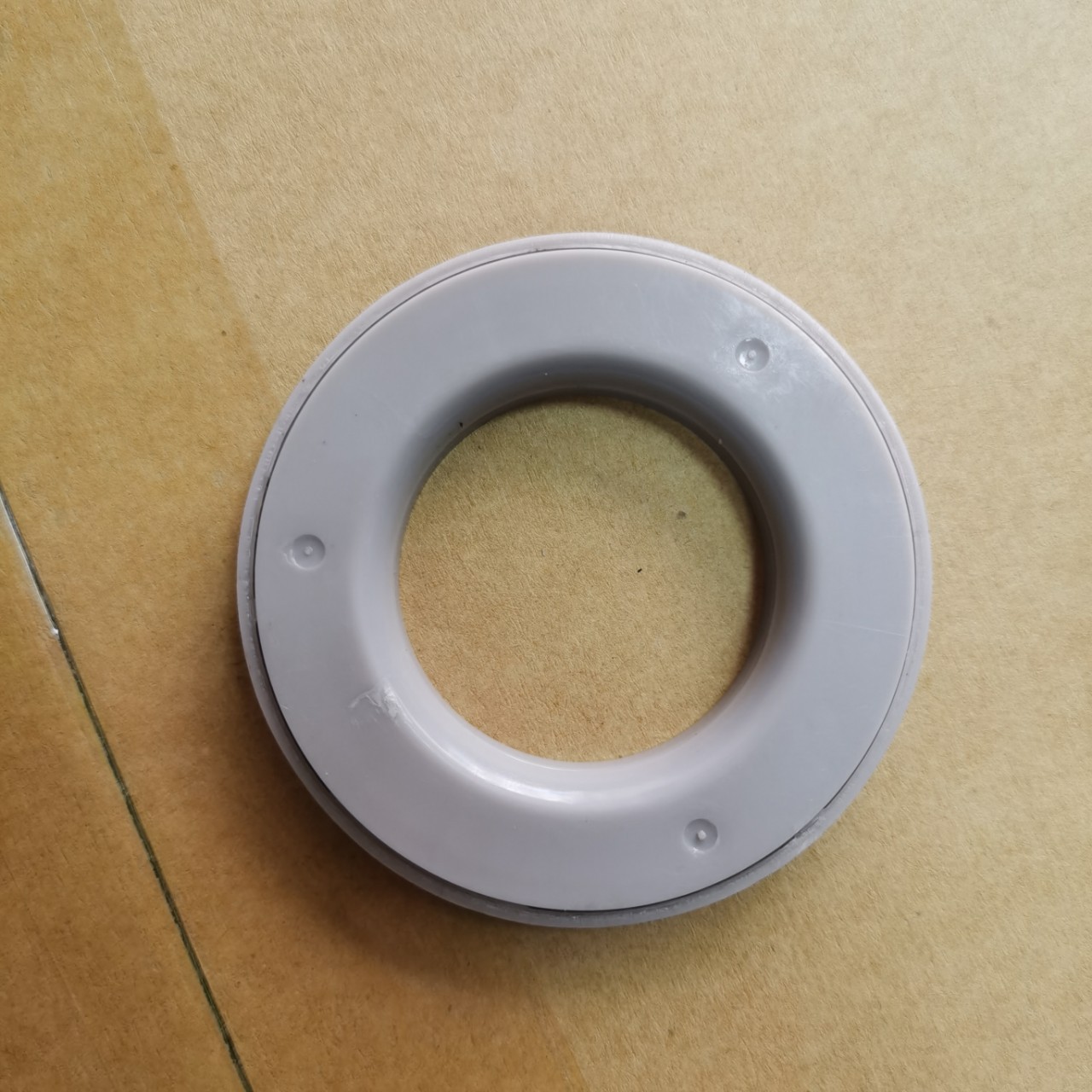 Car Shock Absorber top rubber flat bearing suitable for Nissan Mitsubishi Pajero Outlander Lancer MR272946