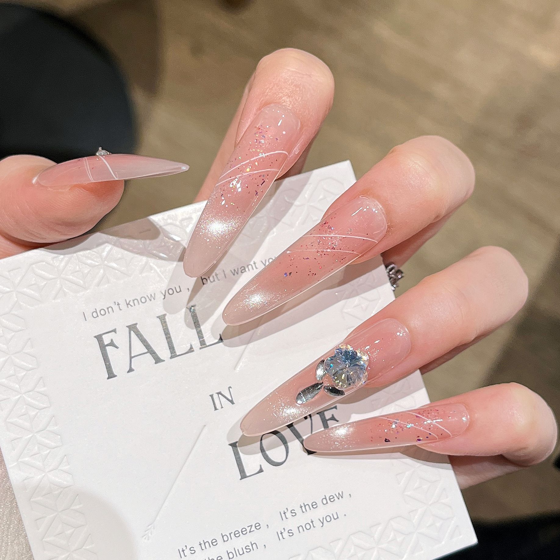 Uña hecha a mano de alta sensación suave rosa ojo de gato manicura pura mano parche de uñas falsas desmontable inswind
