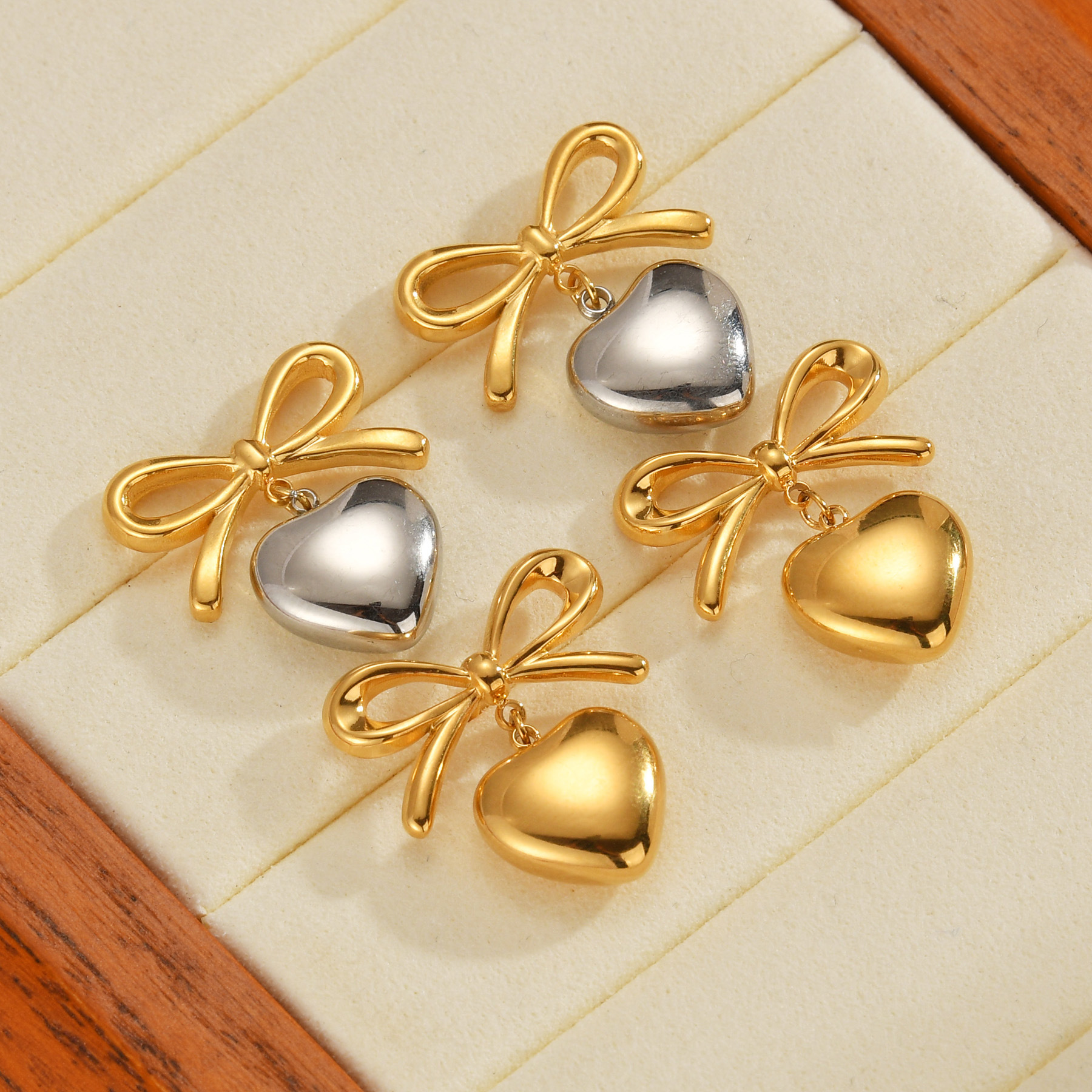 8g Weight Vacuum Plating Gold Plating Process 18K Real Gold Plated Plating Material Stone-Free Inlay Material Charms, Rings, Earrings, Ear Studs, Choker, Necklace Classification Daily Occasion 304 Stainless Steel Material Heart Shape, Bow Knot Pattern Women's Gender IG Style Style Bowknot Craft Vacuum Plating Heart Shape Bow Knot 304 Stainless Steel IG Style Charms Rings Earrings 10