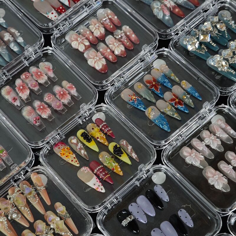 High-quality wearable nail tips with ice flower design, full of diamonds, brightening effect, cat-eye manicure, purely handmade, medium and short lengths, zirconia premium product High-quality wearable nail tips with ice flower design, full of diamonds, brightening effect, cat-eye manicure, purely handmade, medium and short lengths, zirconia premium product