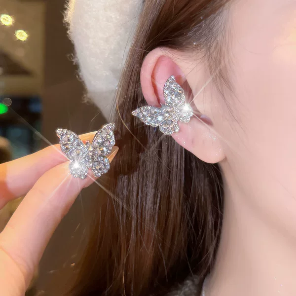 Unique and Trendy Butterfly Earrings with a Light Luxury and High-End Feel, Clip-On Ear Cuffs for Women Without Pierced Ears, Suitable for Short Hair, New and Distinctive