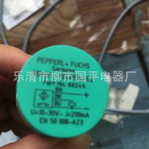 销售全新NBN25-30GM60-E1 传感器 电感式接近开关质保1年