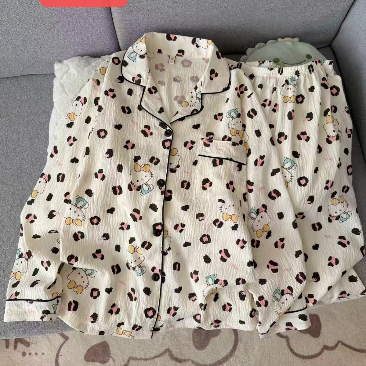 Algodón nublado al por mayor transfronterizo nuevo pijama de niña pantalones de manga larga delgados dulces dibujos animados impresión de ropa para el hogar set