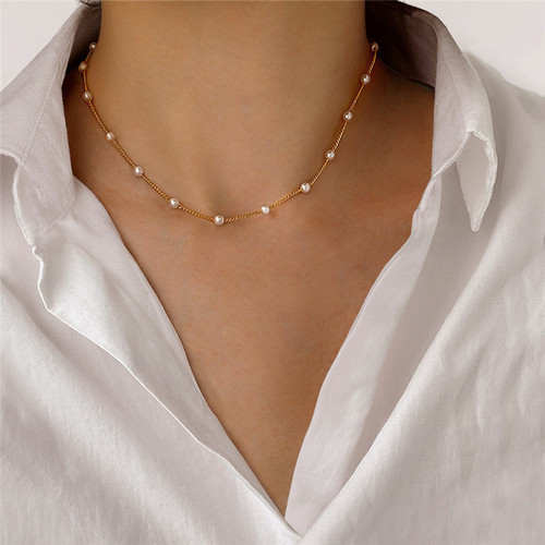 Hot-selling retro imitation pearl clavicle chain creative and simple temperament pearl choker necklace necklace