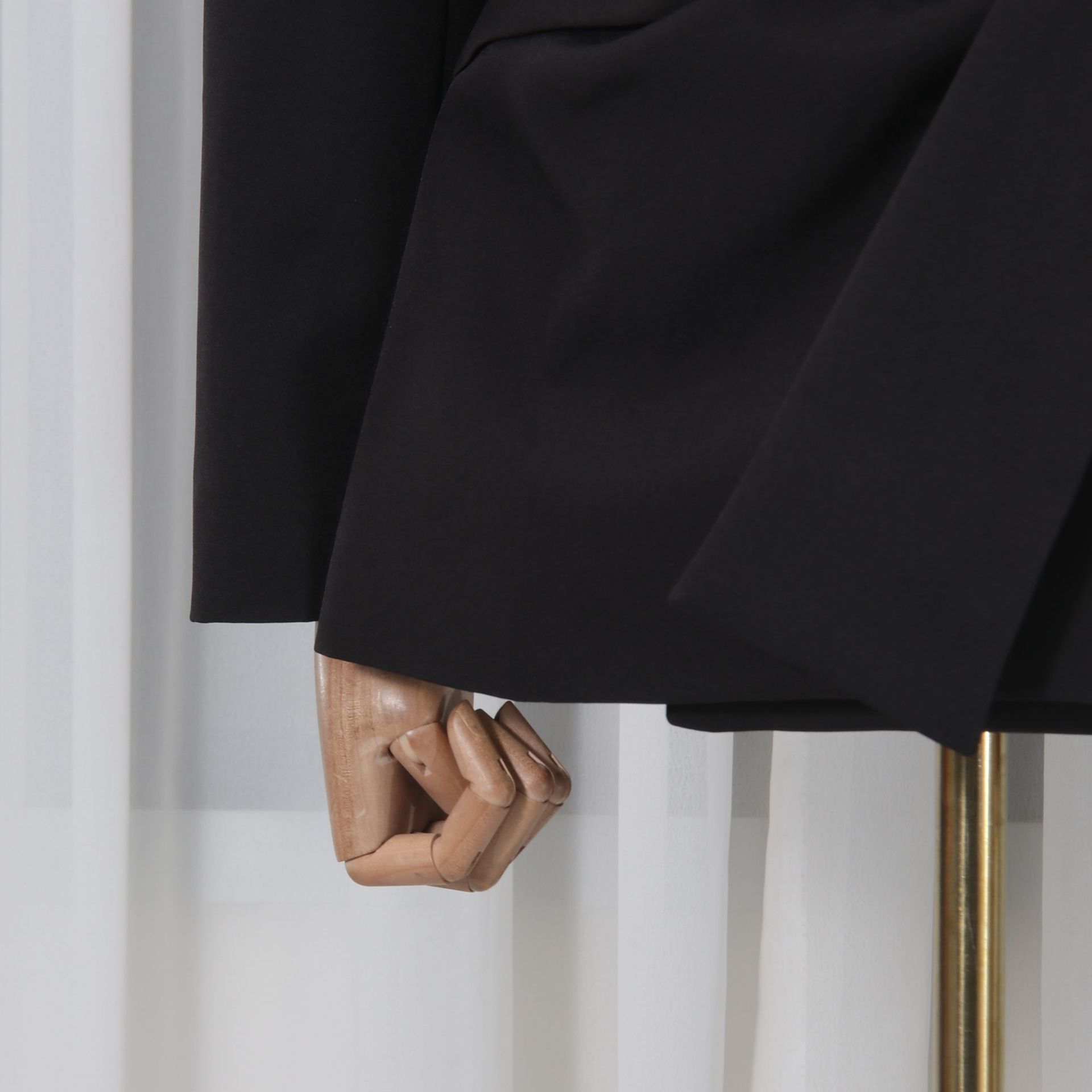 Giacca blazer elegante donna con dettagli incrociati_voghion.com