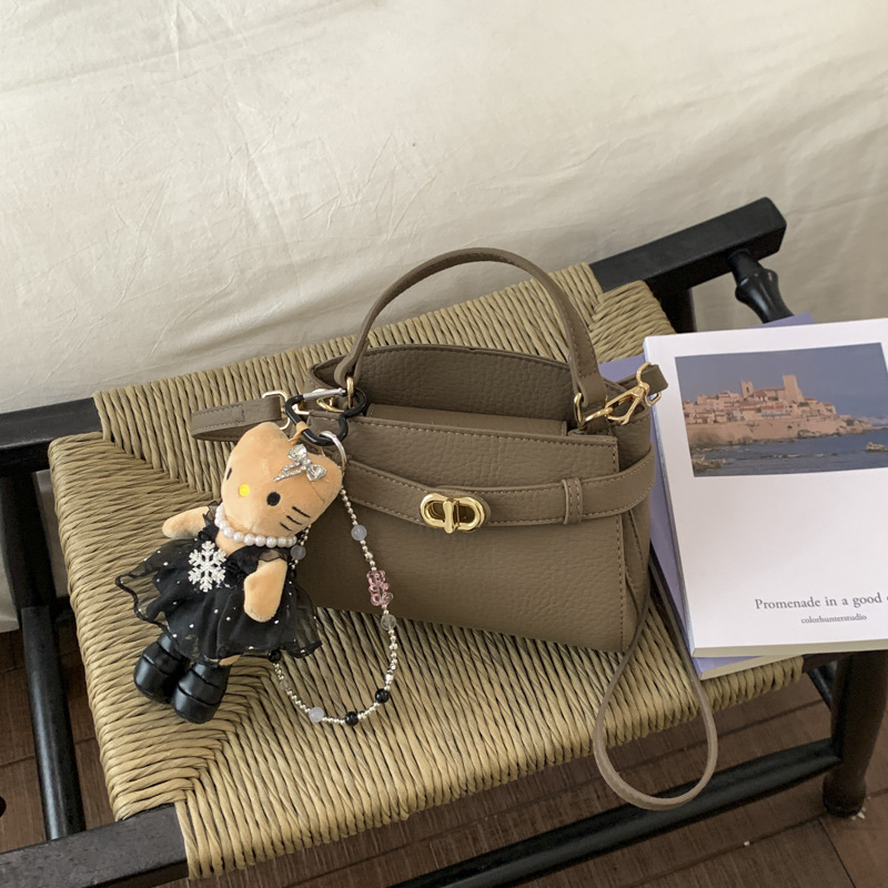 Bolsos de mano de nicho de alta calidad para mujeres 2026 nuevo estilo coreano ligero bolso de lujo Kylie de moda simple mochila de hombro