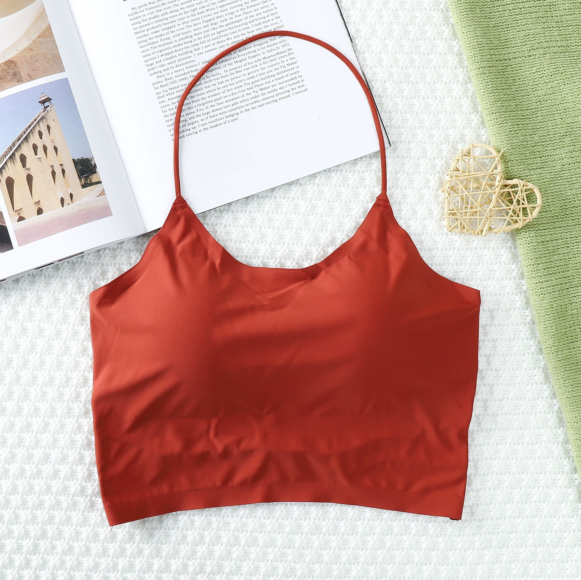 Летний шелковый беспроводной push-up бюстгальтер-топ, без спинки с перекрестными straps, утягивающий эффект, один размер