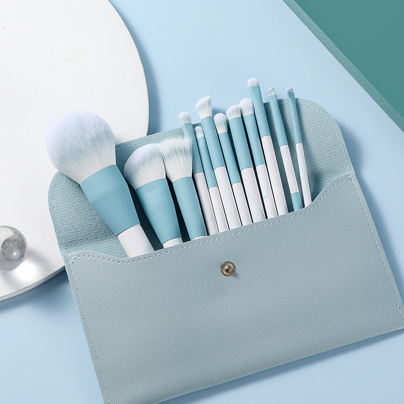 Juego de brochas de maquillaje, nuevo modelo, 12 piezas, juego completo de maquillaje de sombra de ojos, tubo de cobre grueso, cerdas suaves, herramientas de belleza para principiantes