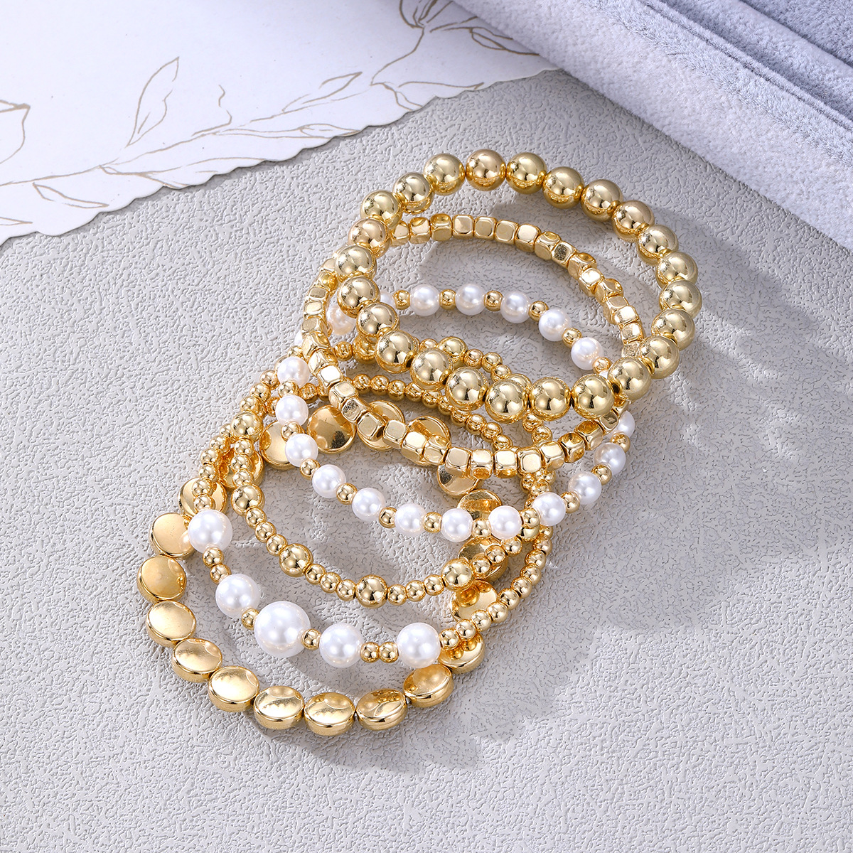 Bracciale elegante in stile francese con perle rotonde grandi_voghion.com
