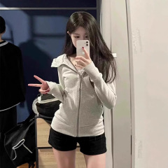 春と秋の女性のための新しいグレーのフード付きスウェットシャツニッチデザインスリムフィットカジュアル多用途スリムスポーツジャケットトレンディ