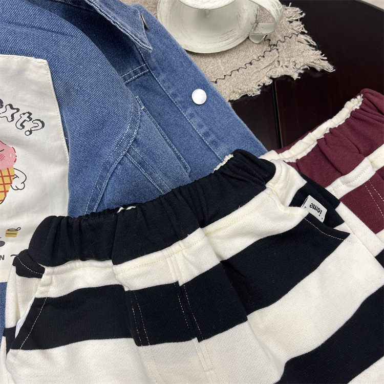 Chlapecké dětské korejské pruhované oblečení 2024, nové jarní oblečení, hygienické kalhoty, dětské stylové volnočasové kalhoty_voghion.com