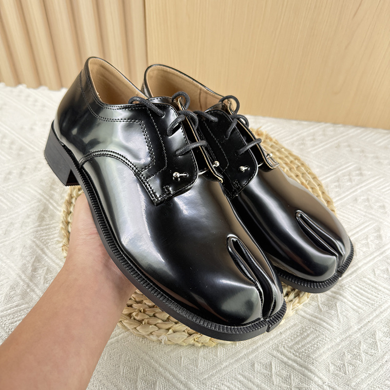 2026 new style metal toe-separated tabi British lace-up retro personality versatile formal shoes for commuting