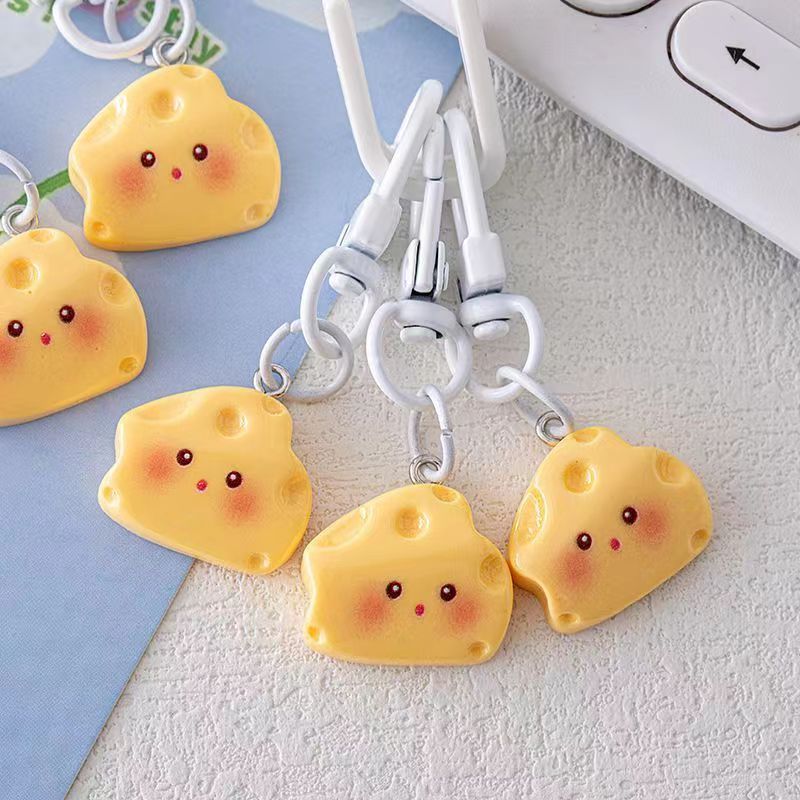Cartoon blush pequeño queso bolsas colgantes lindos DIY queso llaveros amigos regalos para parejas accesorios estudiantes