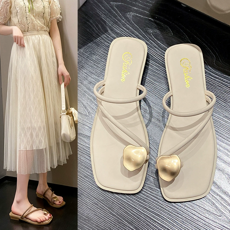 Женские тапочки, летняя верхняя одежда, новинка 2024, французские тайские туфли на плоской подошве, ниша с юбкой, сандалии