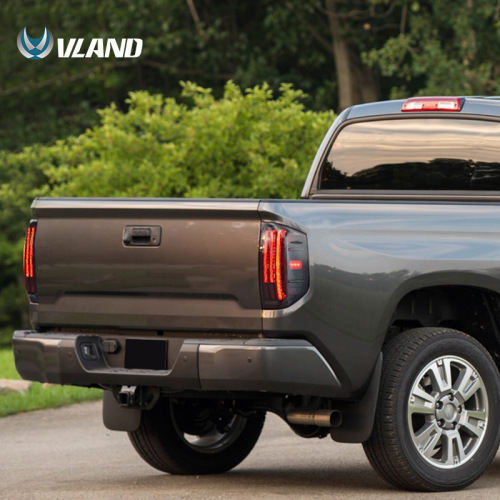 Applicable to 2014- Toyota Tundra LED start scan light turn signal taillight assembly