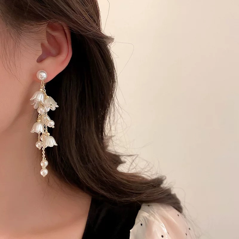 30g Weight Artificial Pearls Inlay Material Earrings Classification Sweet Bow Knot Alloy Artificial Pearls Women's Earrings 1 Pair