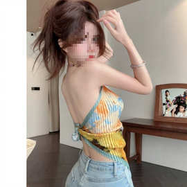 度假风海边穿搭油画短款背心女夏季美背不规则性感挂脖吊带小上衣