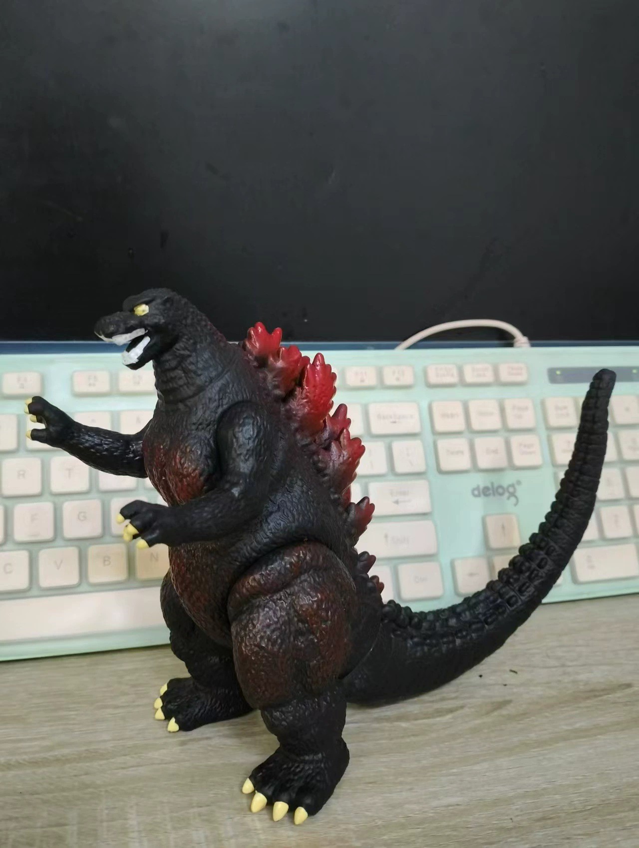 大型モンスタービニールソフトラバーウルトラマンモンスターおもちゃ男の子子供のおもちゃ夜市景勝地露店モンスター