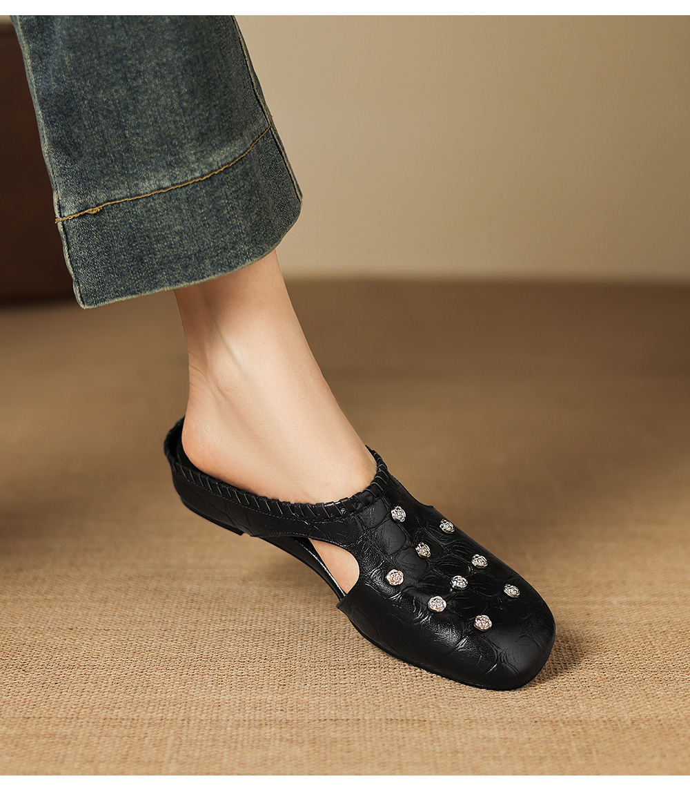 Sandal nữ hở mũi gót thấp da cừu vân đá, hoa đính mũi — đen chi tiết 7