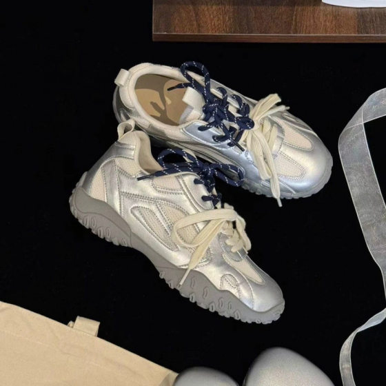 Vintage Postman De Xun Soft Leather Thick Bottom Height Increasing Casual Shoes Women's 2024 Summer New Mesh Breathable sneaker